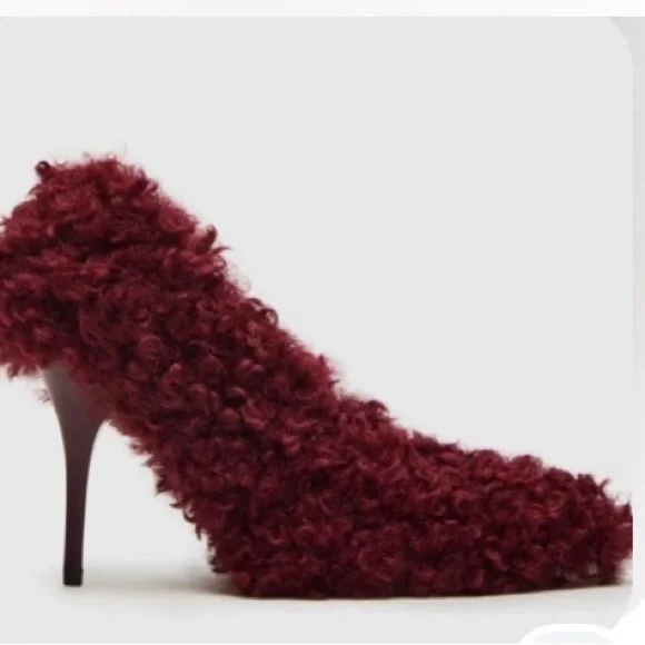 Steve Madden Women's Wine/Burgundy Fuzzy pointed toe pumps - Picture 2 of 6